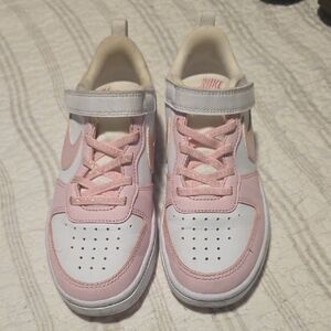 Nike Kids Sneakers in Pink and White